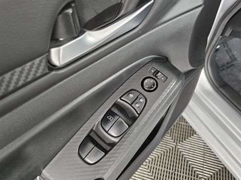 Used 2024 Nissan Altima 2.5 SV image 36