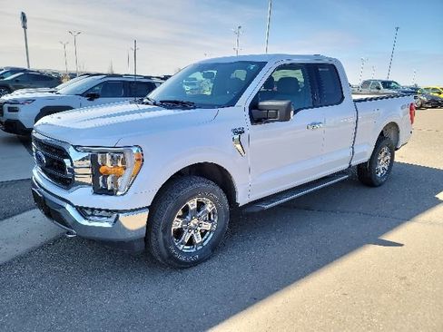 Used 2021 Ford F150 XLT w/ Equipment Group 302A High AWD/4WD image 3