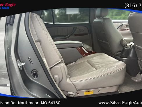 Used 2007 Toyota Sequoia Limited AWD/4WD image 12