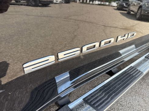 Used 2022 GMC Sierra 2500 SLT w/ SLT Convenience Package AWD/4WD image 5