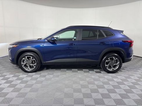 Used 2024 Chevrolet Trax LT w/ Driver Confidence Package FWD image 43