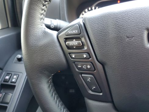 Used 2024 Nissan Frontier SL w/ Technology Package image 21