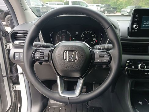 Used 2025 Honda Pilot Touring image 29