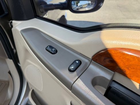 Used 2002 Ford F350 2WD Crew Cab DRW Super Duty image 28