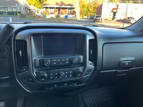 Used 2015 Chevrolet Silverado 1500 LT w/ Rally 2 Edition image 12
