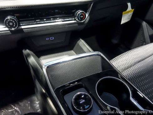 New 2026 Chevrolet Equinox LT w/ Safety and Technology Package image 21