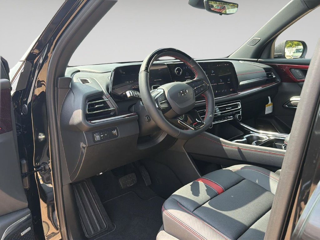 New 2026 Chevrolet Traverse RS w/ LPO, Cargo Package FWD image 14