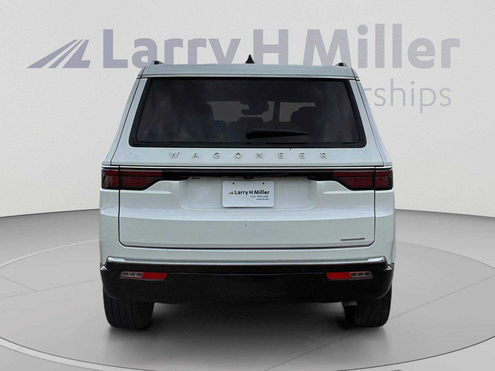 Used 2024 Jeep Wagoneer Series II AWD/4WD image 4