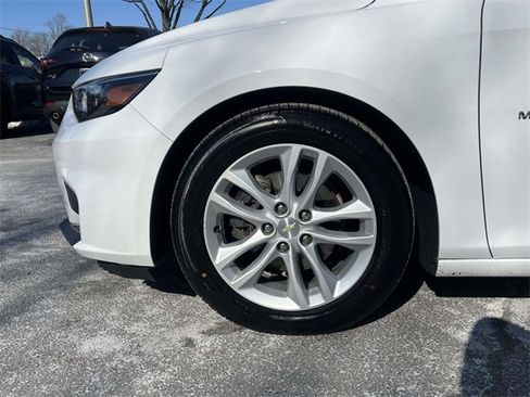 Used 2018 Chevrolet Malibu LT image 7