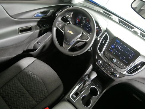 Used 2024 Chevrolet Equinox LT AWD/4WD image 9