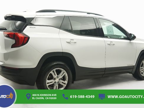 Used 2018 GMC Terrain SLE w/ Driver Convenience Package FWD image 6