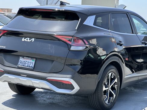 Certified 2023 Kia Sportage EX FWD image 7