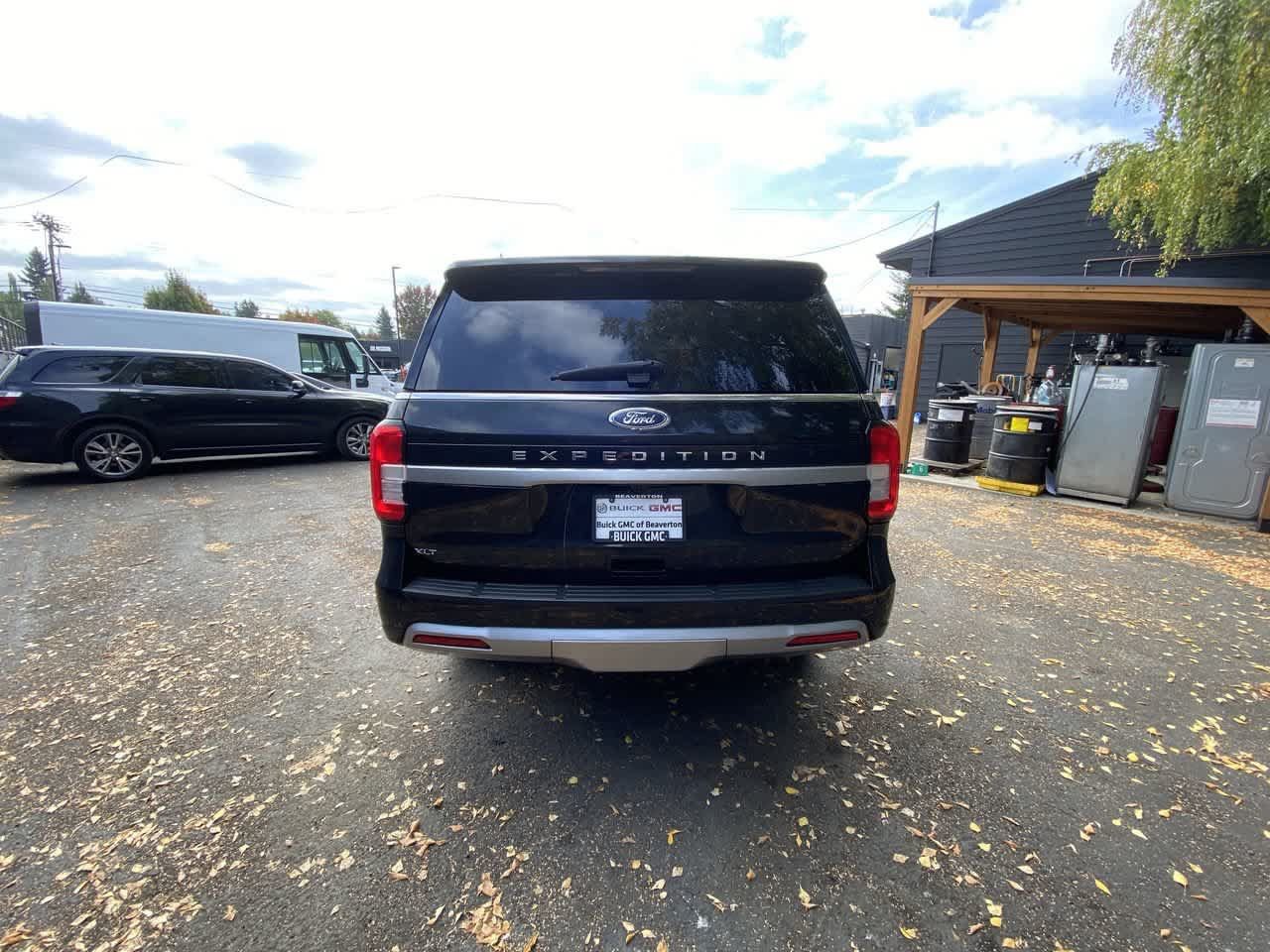 Used 2024 Ford Expedition XLT AWD/4WD image 5