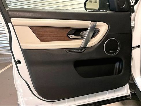 Used 2020 Land Rover Discovery Sport SE R-Dynamic image 26