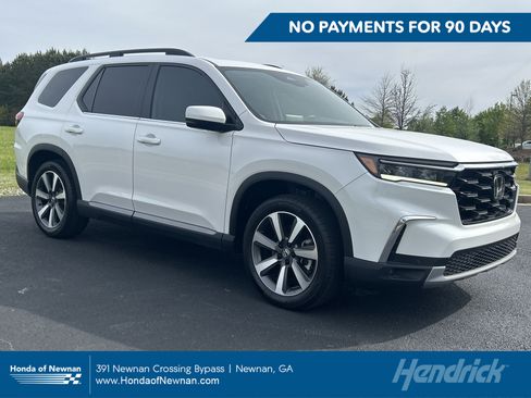 Certified 2025 Honda Pilot Touring image 1