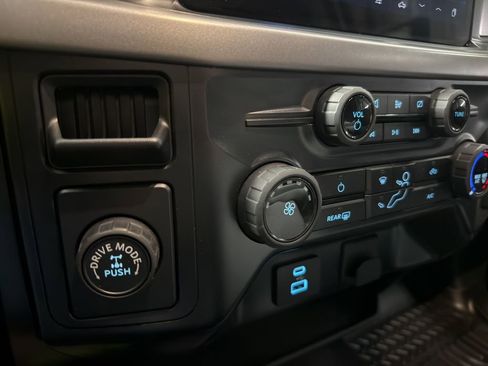 Used 2024 Ford F150 XL RWD image 31
