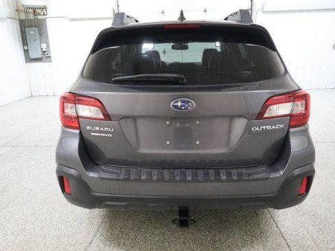 Used 2018 Subaru Outback 2.5i Limited AWD/4WD image 8