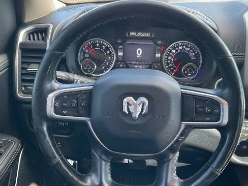 Used 2019 RAM 1500 Laramie AWD/4WD image 18