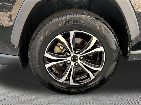 Used 2021 Toyota RAV4 LE FWD image 11