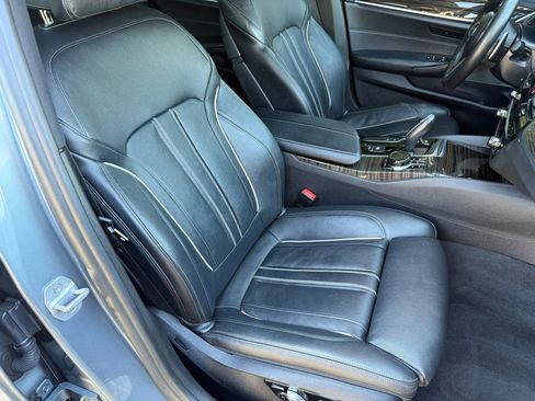 Used 2018 BMW 530e image 24