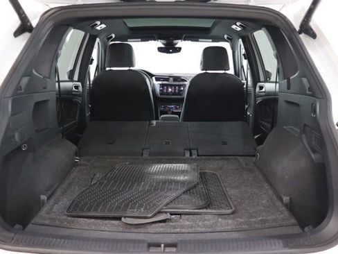 Used 2022 Volkswagen Tiguan SE R-Line AWD/4WD image 36