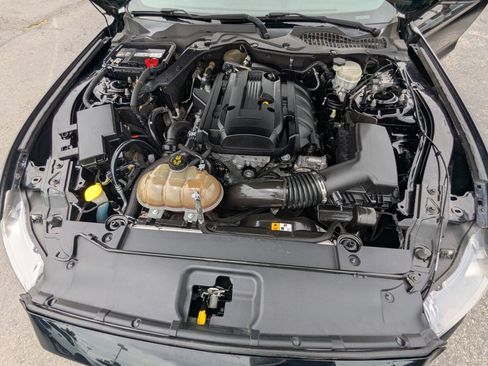 Used 2017 Ford Mustang Coupe RWD image 31