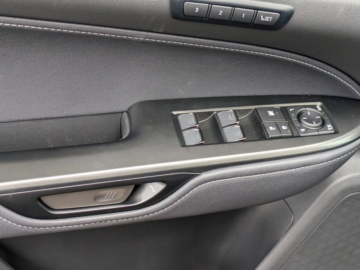 Used 2025 Lexus NX 350h AWD w/ Accessory Package (2T) image 11