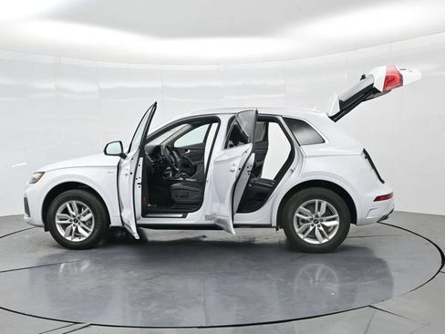 Used 2023 Audi Q5 2.0T Premium w/ Convenience Package AWD/4WD image 4