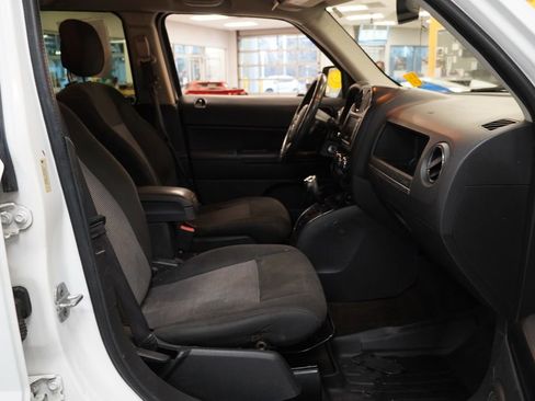 Used 2014 Jeep Patriot Latitude image 24