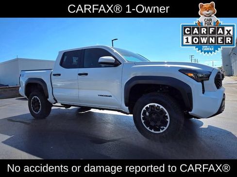 Used 2025 Toyota Tacoma TRD Off-Road AWD/4WD image 3