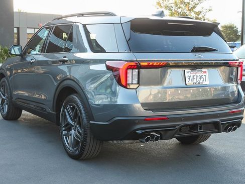 Used 2025 Ford Explorer ST w/ Sun And Sound Package RWD image 9