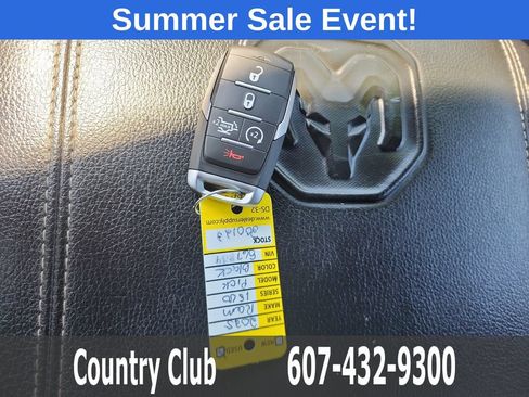 Used 2025 RAM 1500 Laramie AWD/4WD image 33
