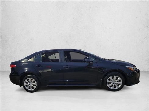 Used 2023 Toyota Corolla LE image 4