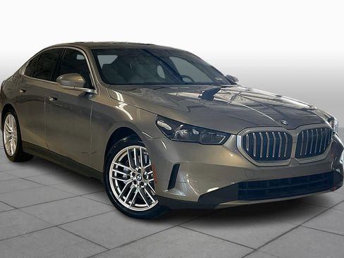 Certified 2025 BMW 530i 530i image 2