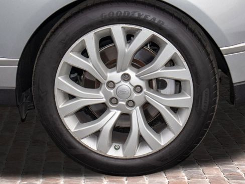 Used 2018 Land Rover Range Rover HSE image 39