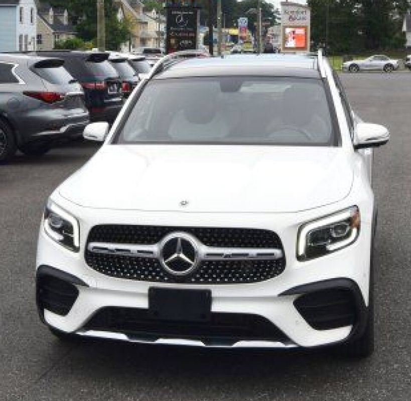 Used 2022 Mercedes-Benz GLB 250 4MATIC image 1