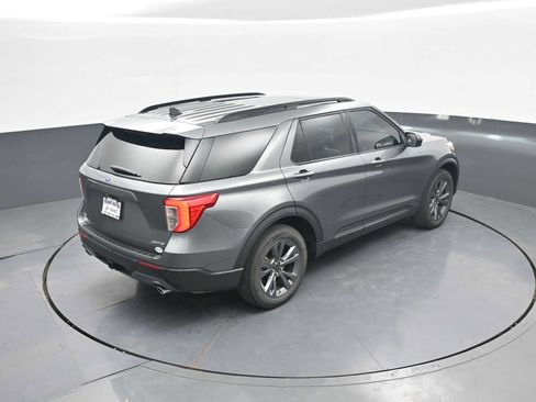 Used 2024 Ford Explorer XLT w/ Equipment Group 202A AWD/4WD image 42