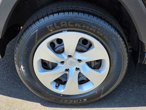 Used 2023 Toyota RAV4 LE AWD/4WD image 12