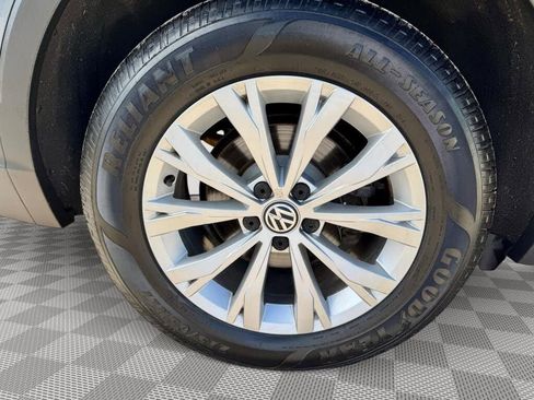 Used 2018 Volkswagen Tiguan S FWD image 38