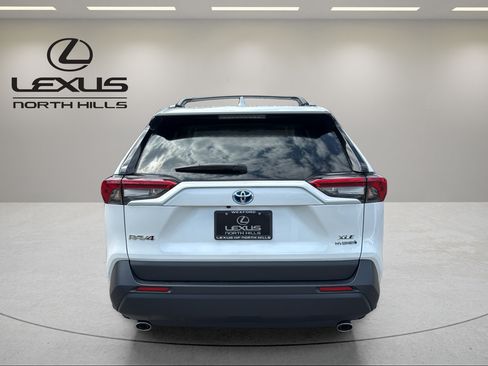 Used 2024 Toyota RAV4 XLE Premium w/ Weather Package AWD/4WD image 7