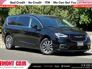 Used 2024 Chrysler Pacifica Limited FWD 360° Tour