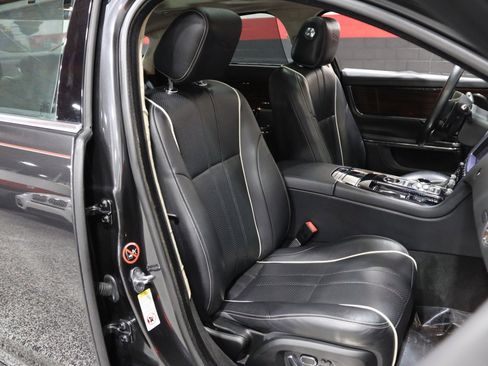 Used 2014 Jaguar XJ L Portfolio image 43