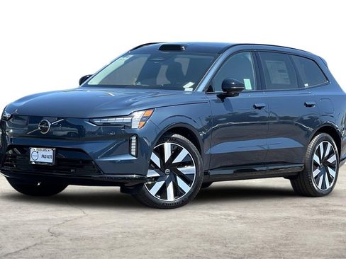 Used 2025 Volvo EX90 Ultra image 2