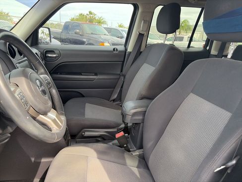 Used 2012 Jeep Patriot Latitude FWD image 11