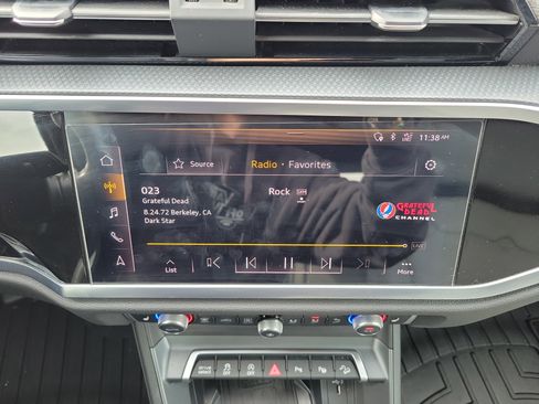 Used 2020 Audi Q3 2.0T Prestige w/ Prestige Package image 31