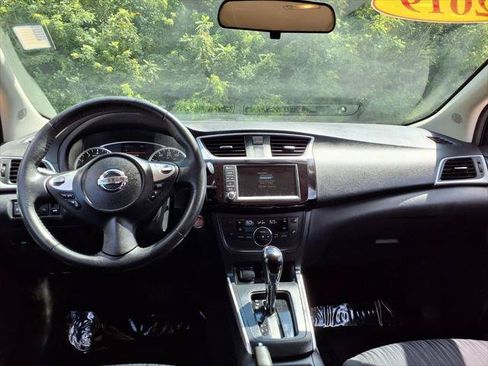 Used 2019 Nissan Sentra SV FWD image 11