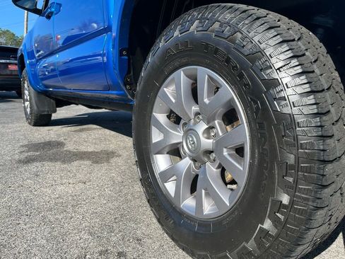 Used 2018 Toyota Tacoma SR5 image 10