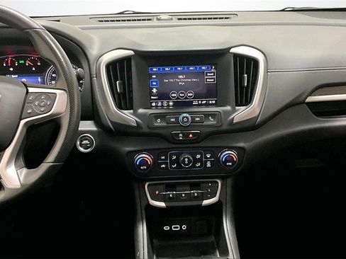 Used 2023 GMC Terrain SLE w/ Driver Convenience Package image 9