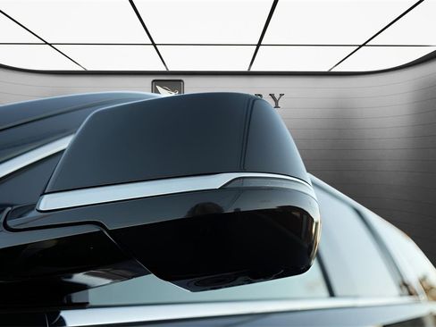 Used 2020 Cadillac Escalade ESV 4WD image 9