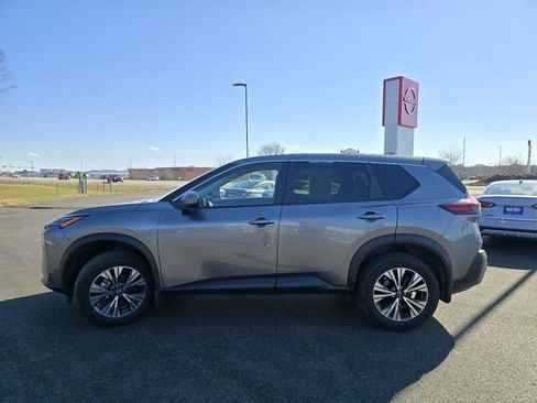 Used 2023 Nissan Rogue SV image 8